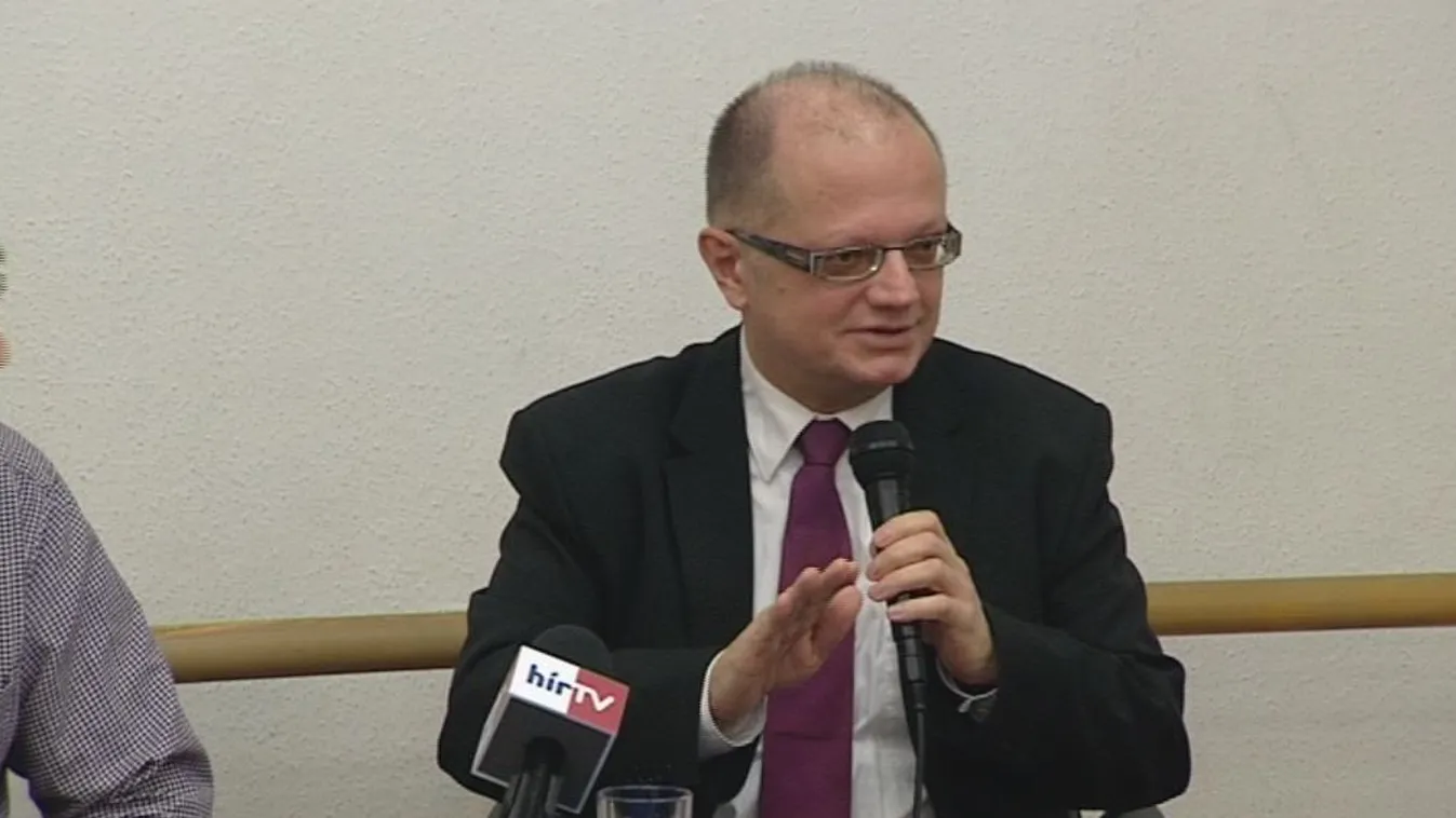 Liberális Klub: Újra két oldal van