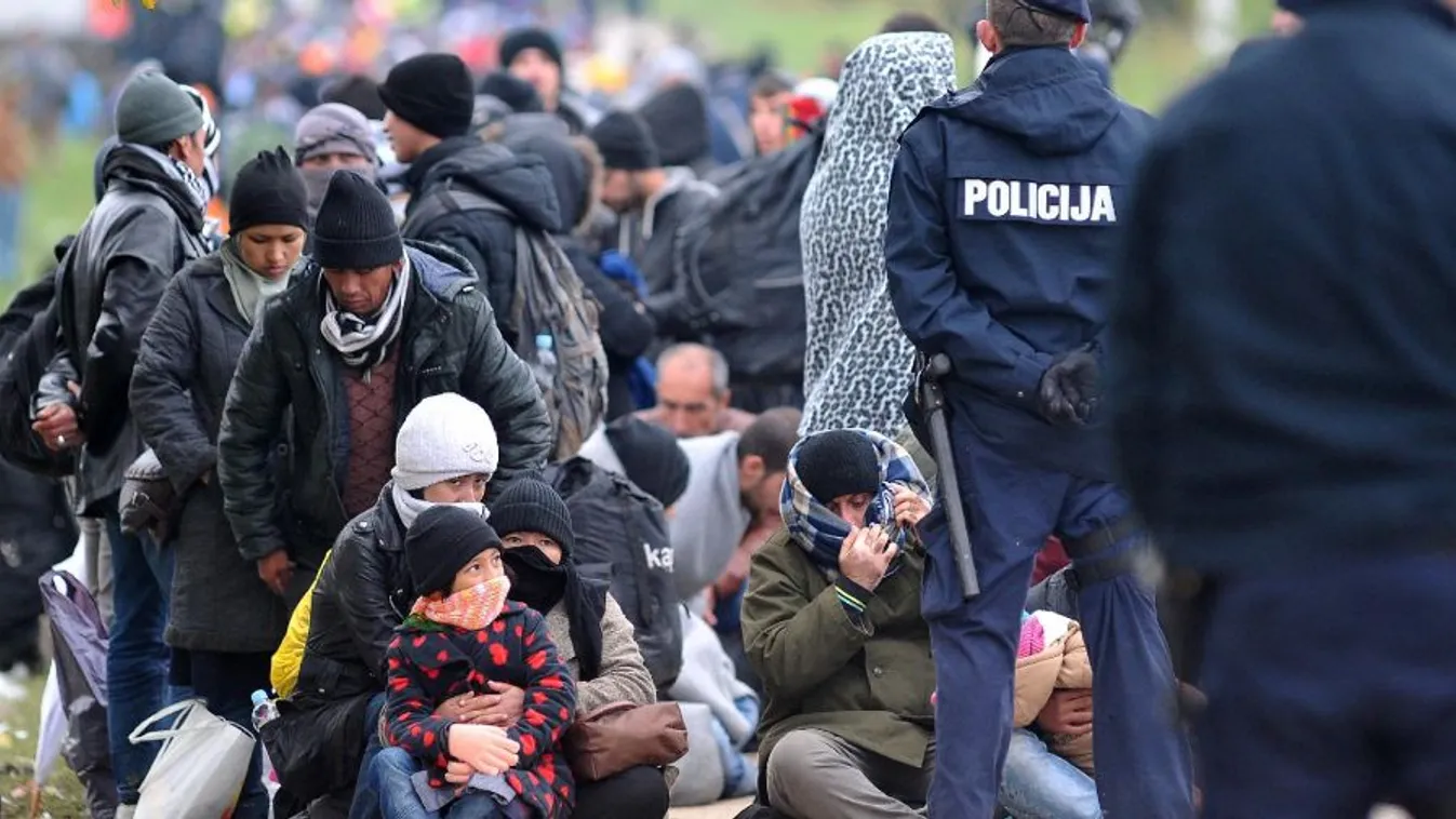 Özönlenek a migránsok Horvátországba