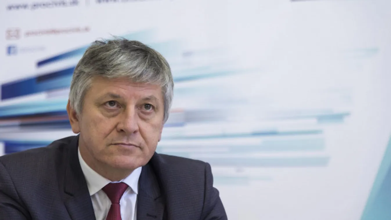 Három évre kitiltották Ukrajnából a magyar miniszteri biztost