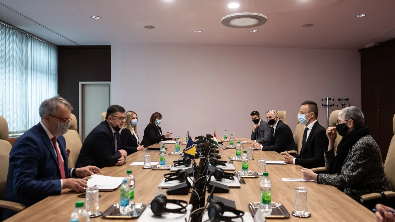 Szijjártó: A Nyugat-Balkán kettős nyomás alatt áll