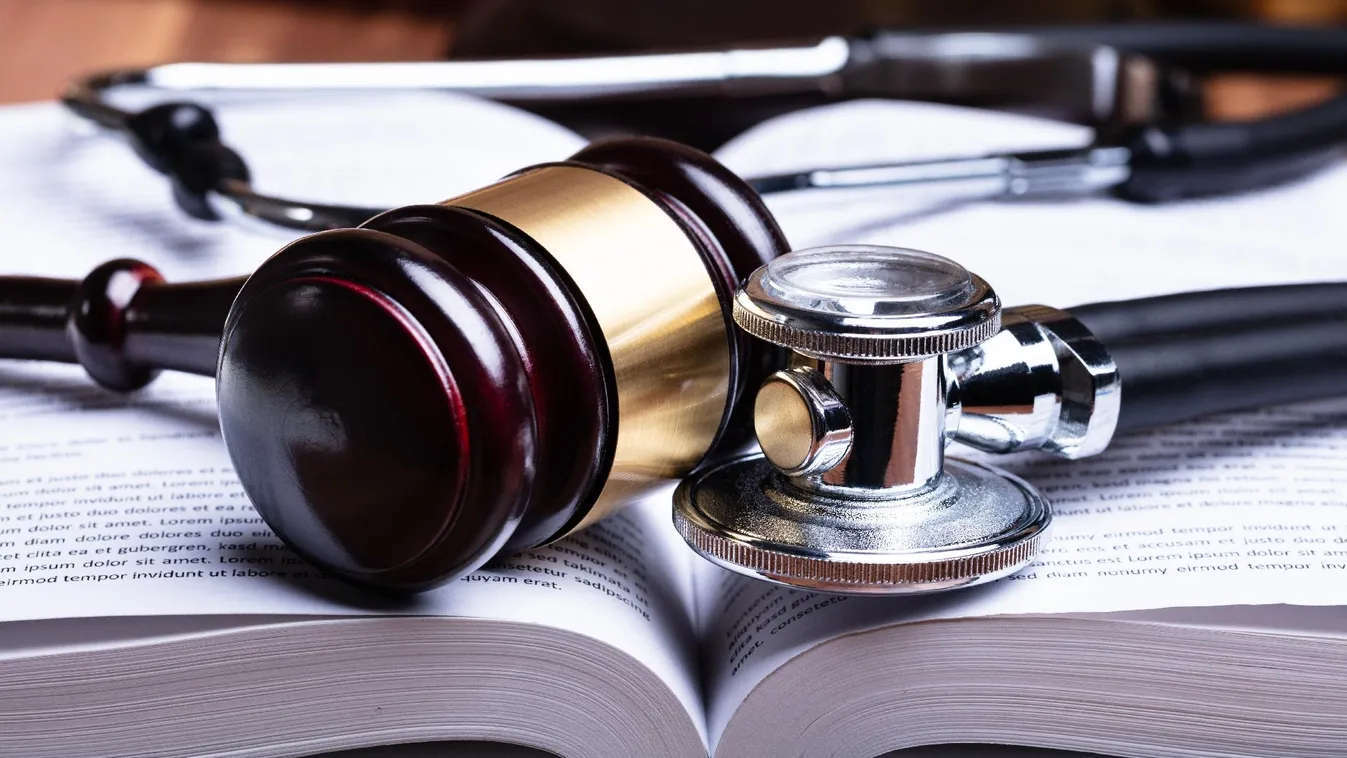 Gyermekpornográfia miatt börtönbüntetésre ítéltek egy háziorvost Nógrádban