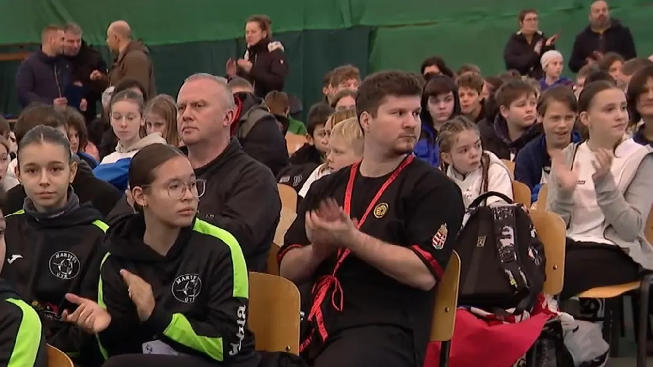 Adventi karácsonyváró jótékonysági rendezvényt tartottak hátrányos helyzetű általános iskolásoknak  + videó