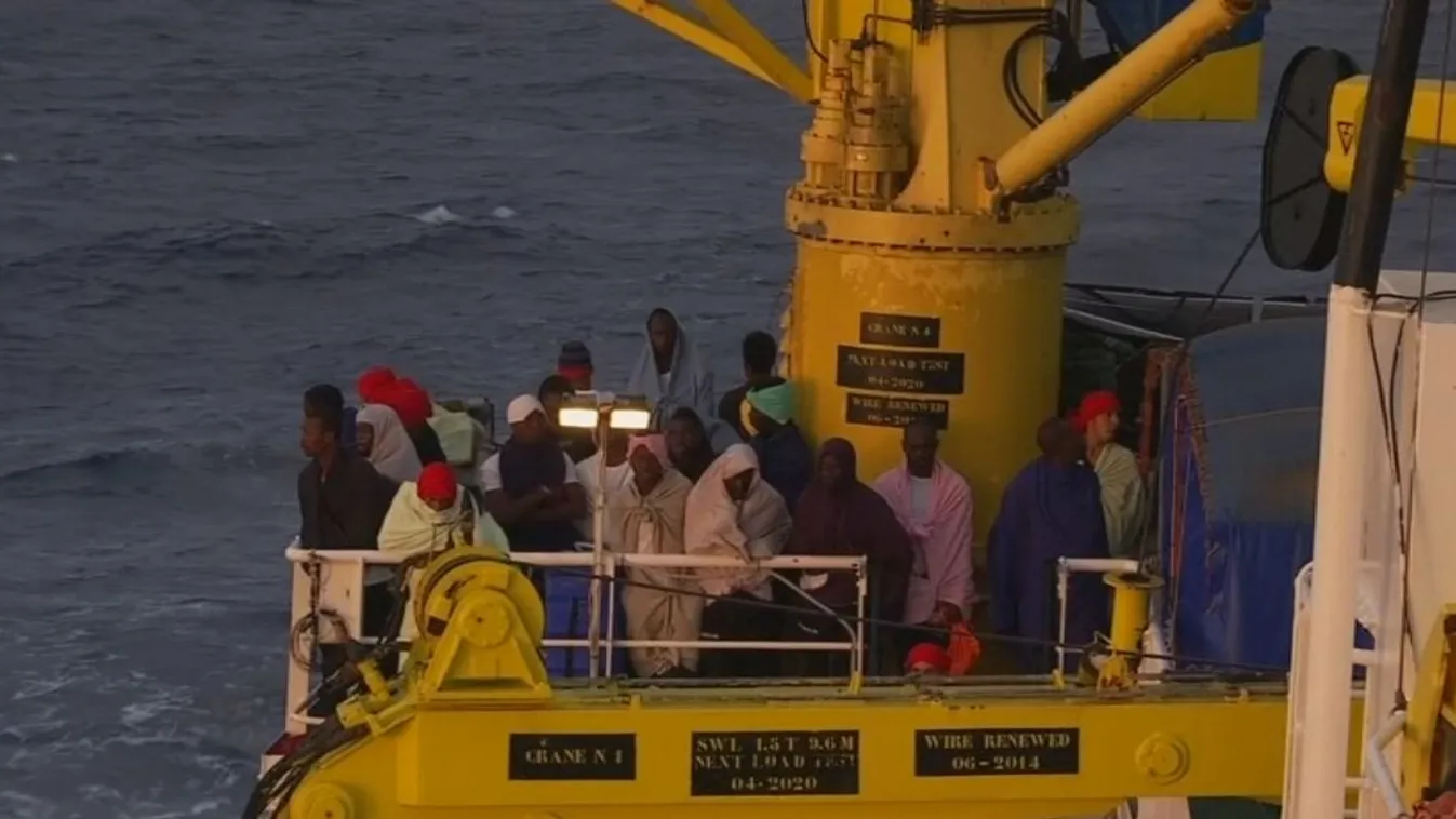 Megint ezreket mentettek Líbiánál