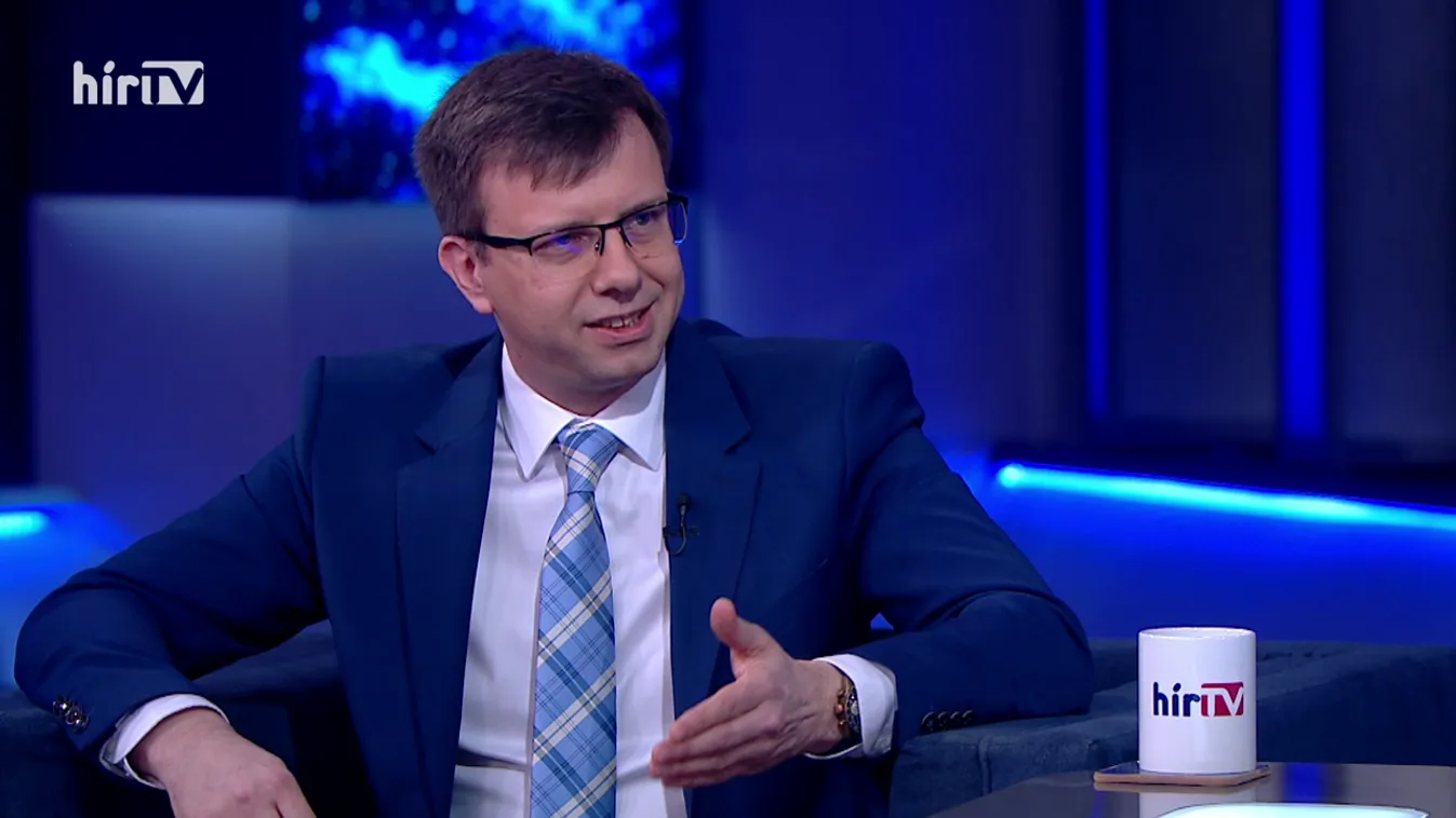 Bayer show - Brüsszel mondhatni megcsillogtatta az abszurd humorát + videó