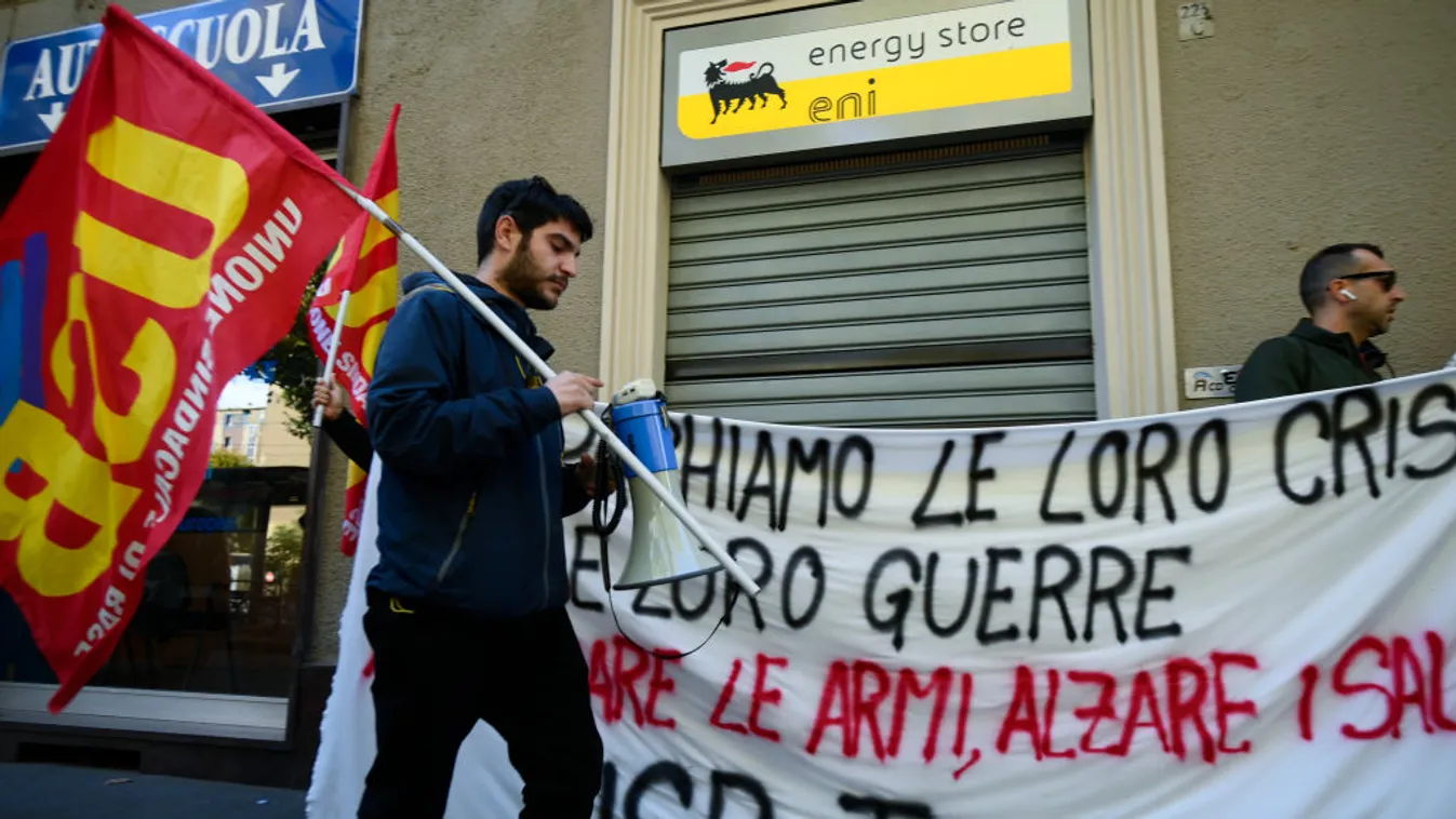 Számlaégetéssel tüntettek a drága rezsiköltségek ellen