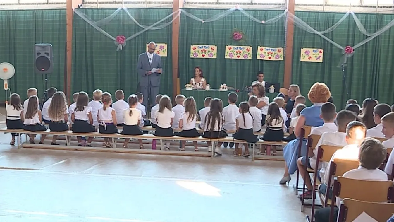 Megnyitották a tanévet az Izsák Imre Általános Iskolában, Zalaegerszegen + videó