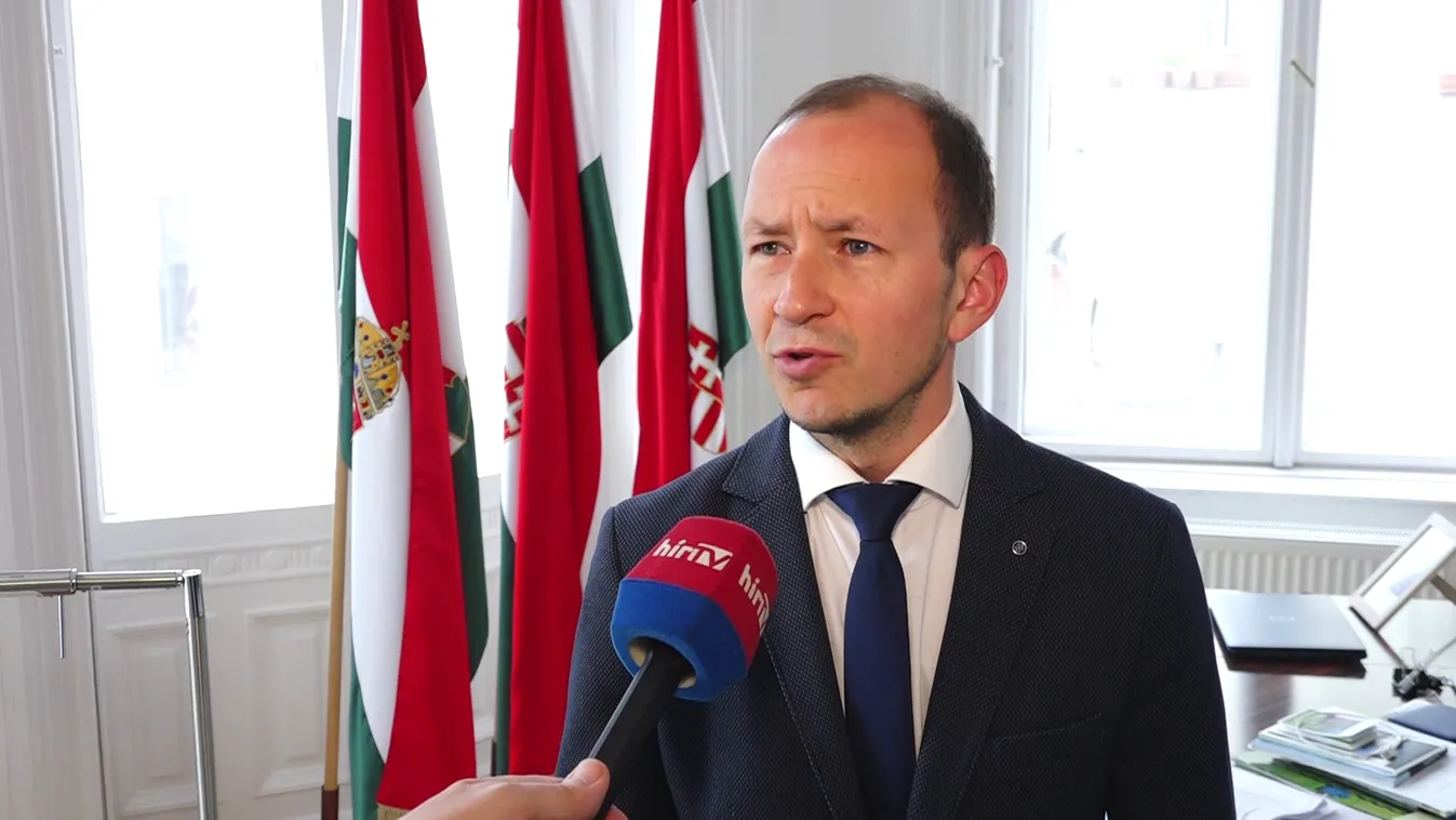 Pécsen az 5 éve vezető balliberális Péterffy Attila nyert, de a közgyűlésben elvesztette többségét + videó