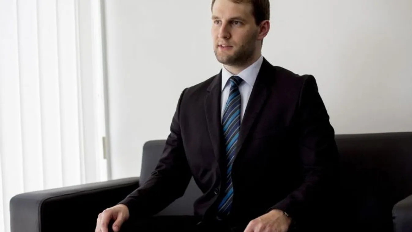 Feltámasztja a Jobbik az Iránytű Intézetet