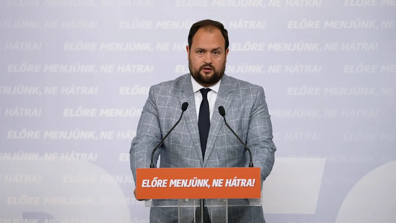 A munkahelyeket, a nyugdíjakat és a családtámogatási rendszert védi a különadó