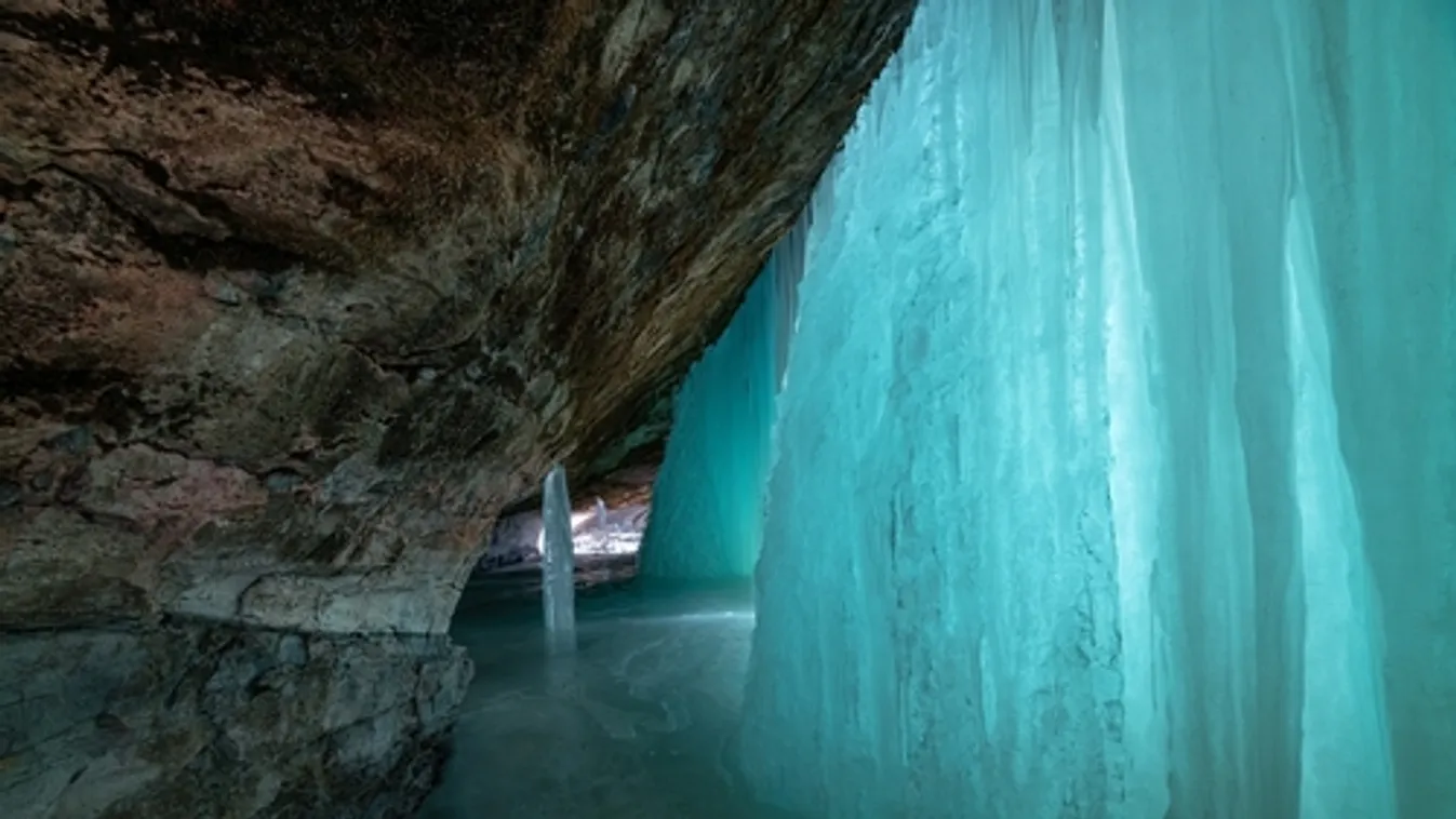 Beomlott egy izlandi jégbarlang, egy turista életét vesztette, kettőt még keresnek