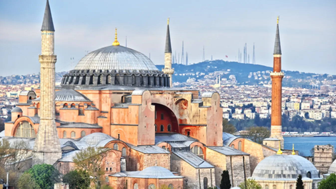 Pénteken már mint nagymecset nyílik meg a Hagia Sophia Isztambulban
