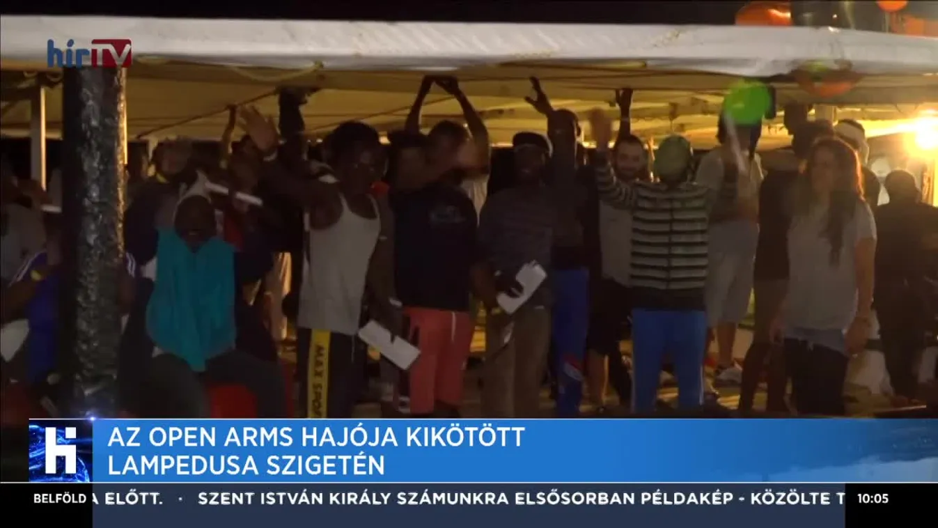 Az Open Arms hajója kikötött Lampedusa szigetén