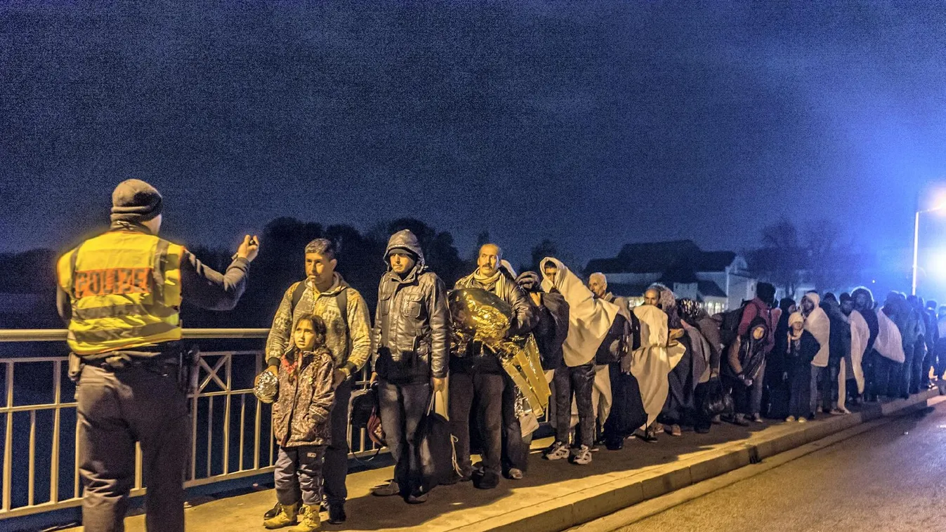 Görögországra nehezedik a török nyomás