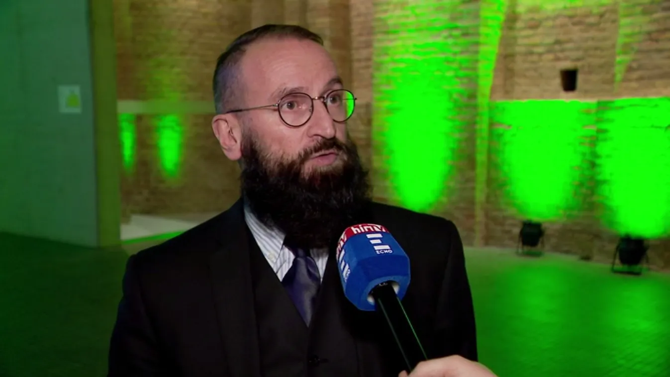 Szájer: A bevándorláspolitika meghasítja a Néppártot is