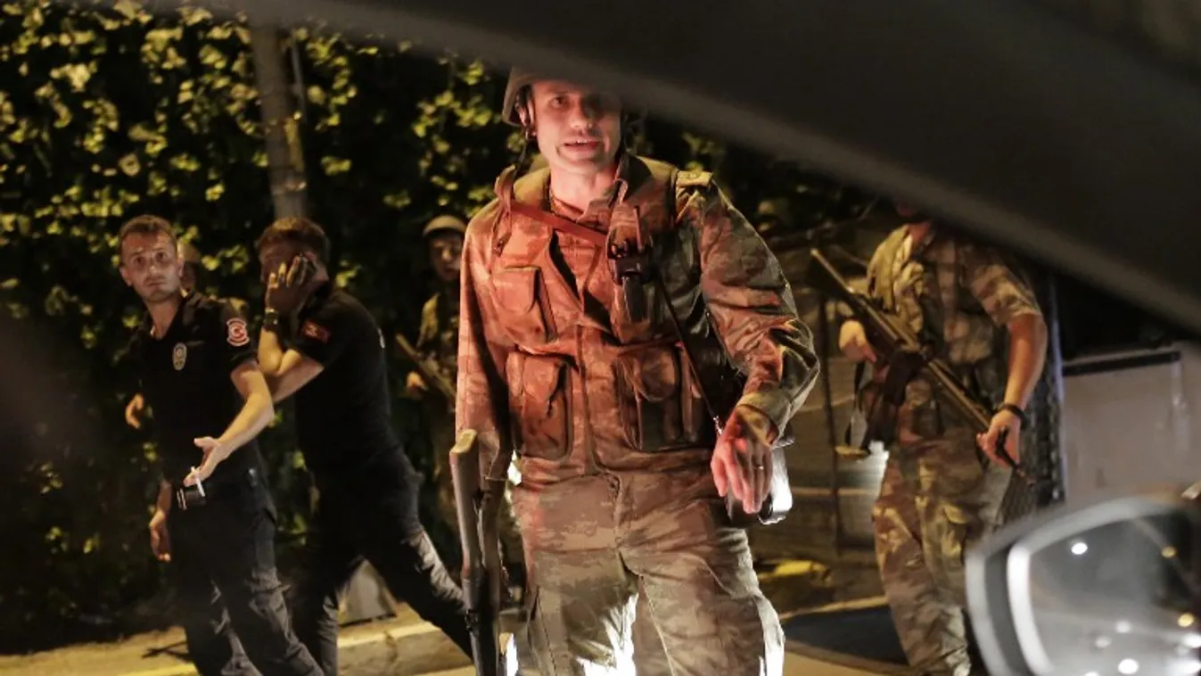 Katonai puccskísérlet Törökországban