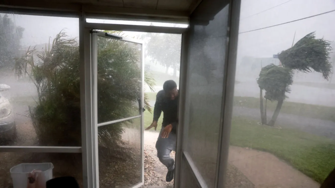 Radar – Pusztít az ítéletidő, tornádók is kialakultak az évszázad viharának érkezése előtt + videó