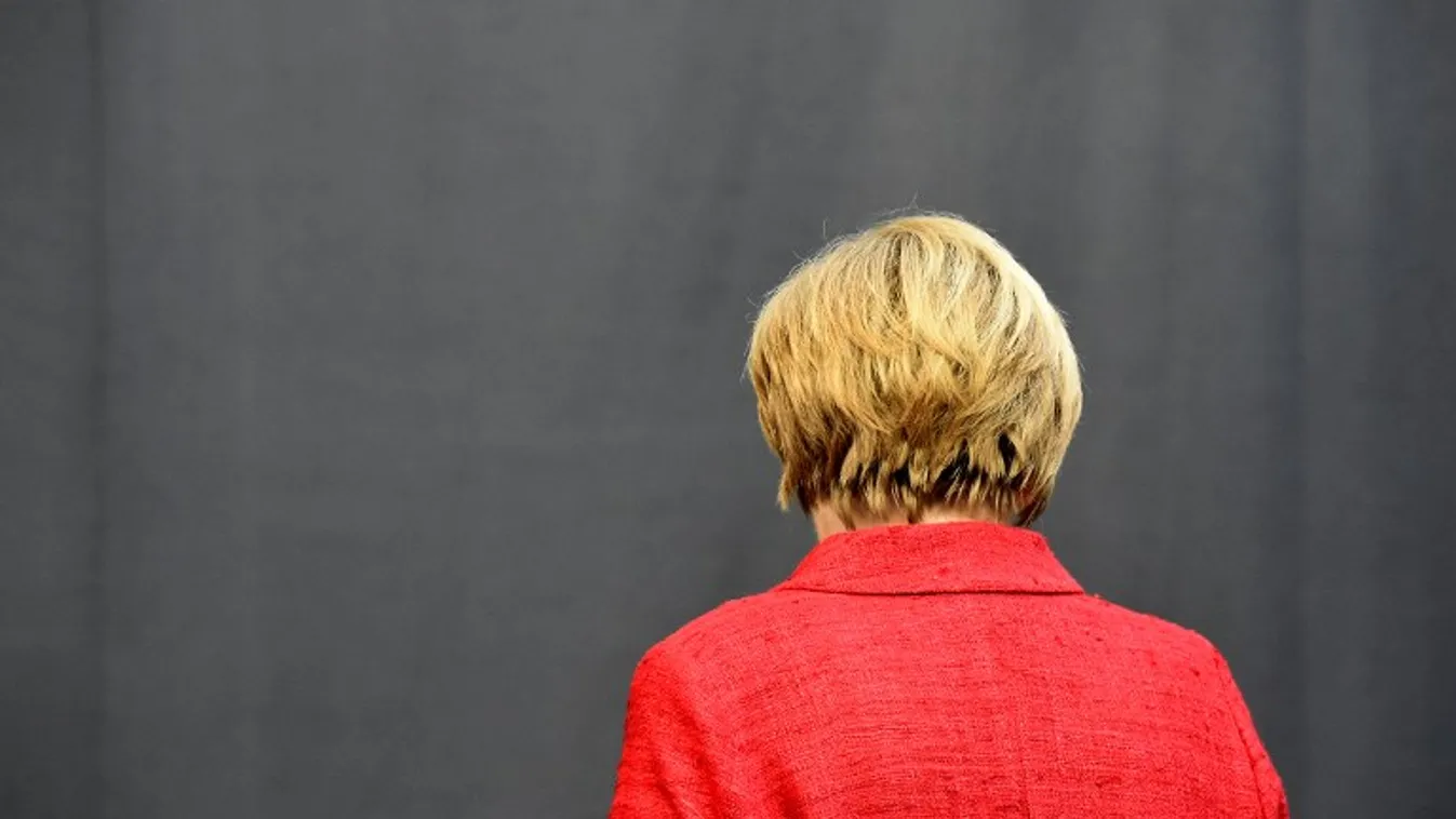 Menekültáradat: Merkel katonai konfliktustól tart