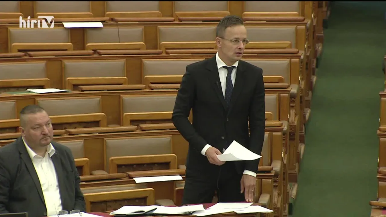 Szijjártó Péter: Egyetlen magyart sem hagyhatunk magára
