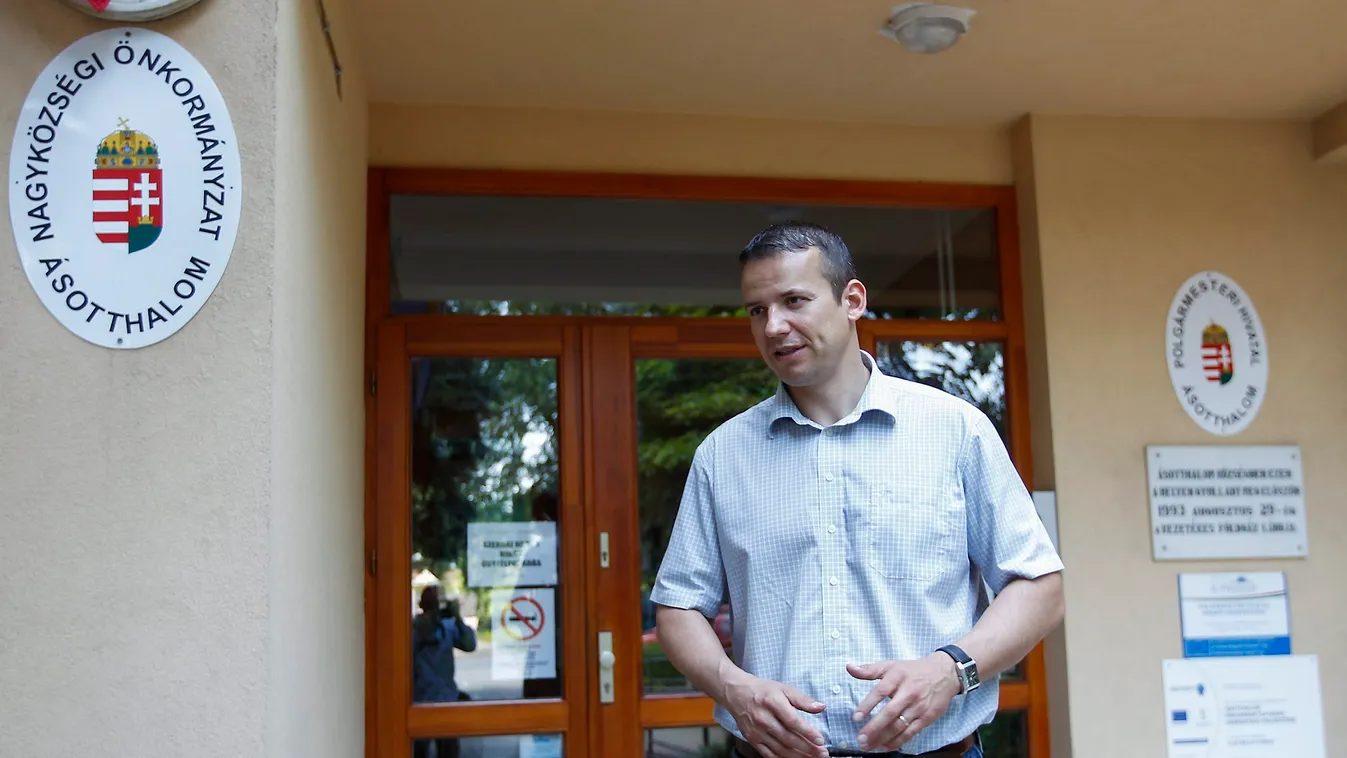 Toroczkai szerint a Fidesz a bevándorlást támogatja Brüsszelben