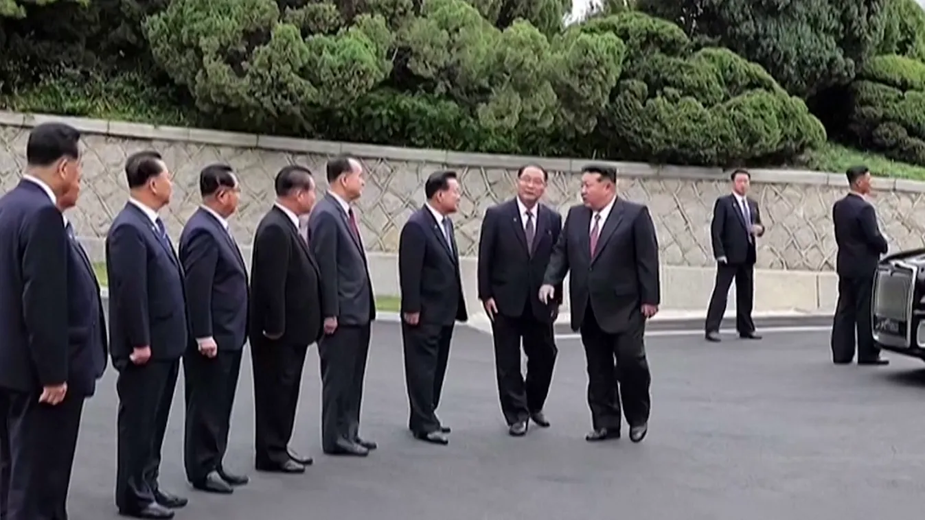 Észak-Korea vörös szülinapján Kína és Oroszország is díszvendég