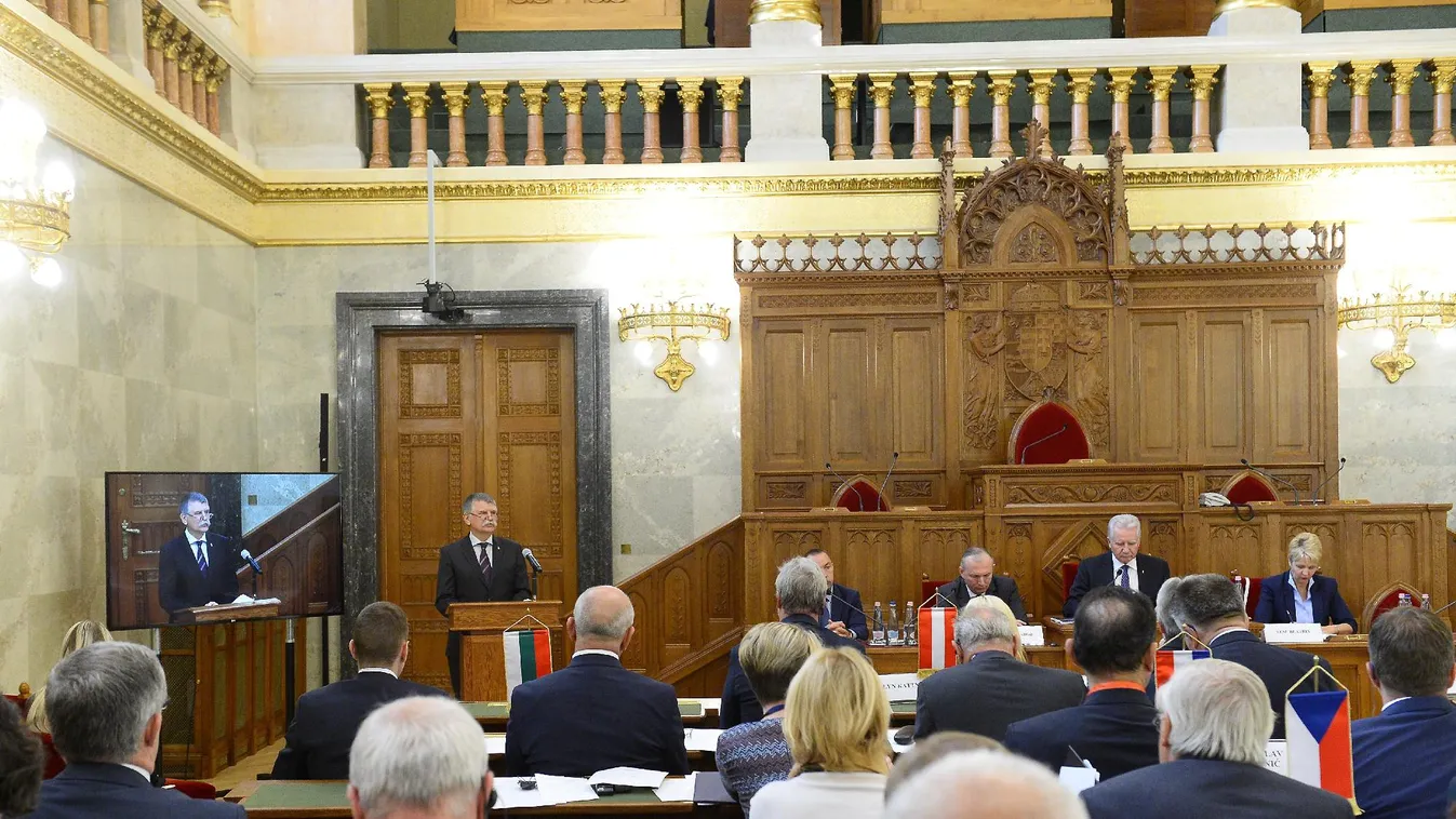 Erősödik a kelet-közép-európai politikai együttműködés