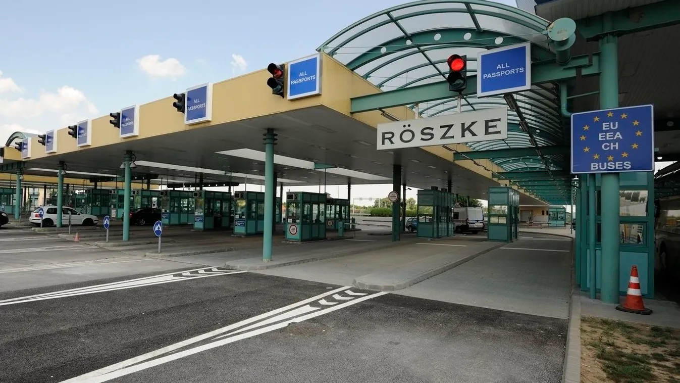 Pisztolyt és lőszereket találtak a pénzügyőrök egy német autóban Röszkén