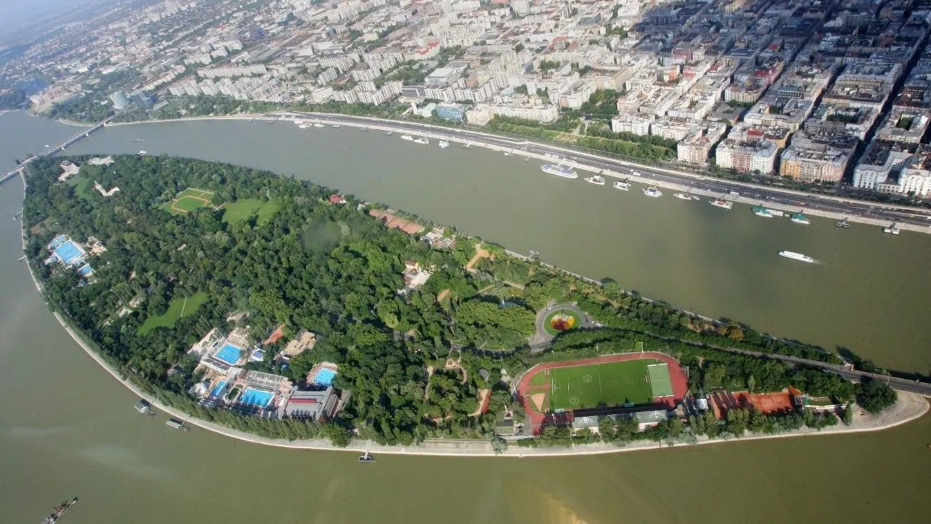 A fővárosi vezetés hanyagsága miatt éktelenkedik a zöldhulladék Budapest szívében