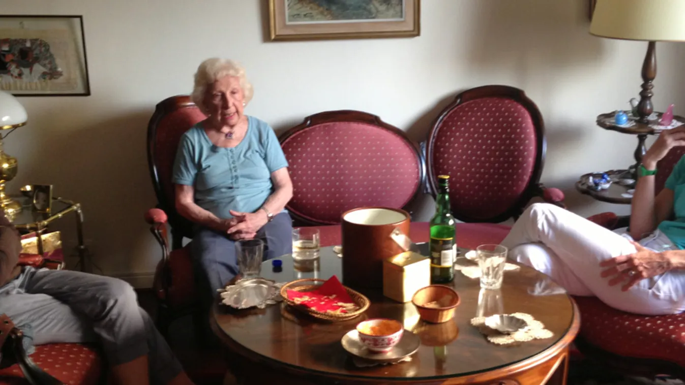 Dédapáim és én (ismétlés) – Vetítő