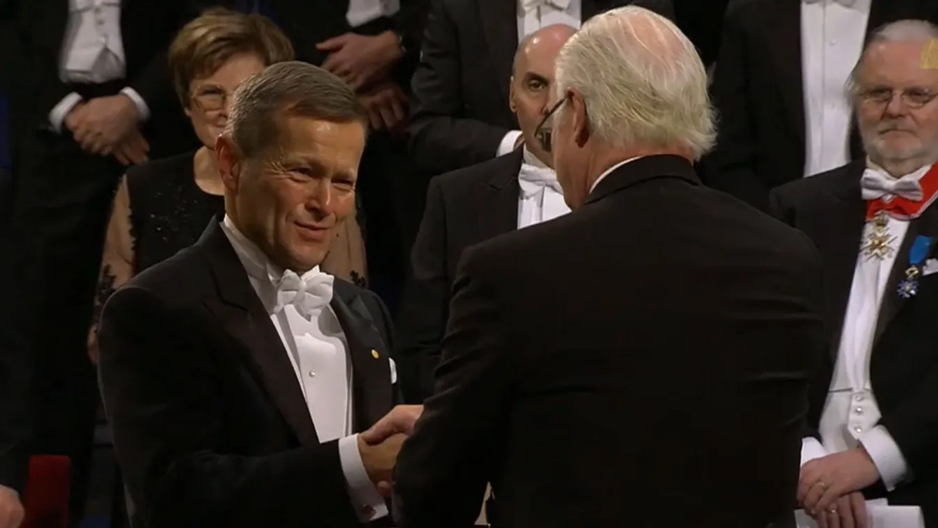 Így vette át Krausz Ferenc a fizikai Nobel-díjat + videó