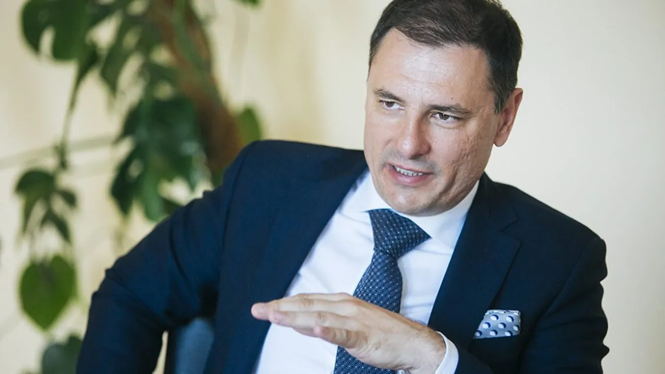 Tuzson: Fontos, hogy legyenek hagyományos női és férfi szerepek