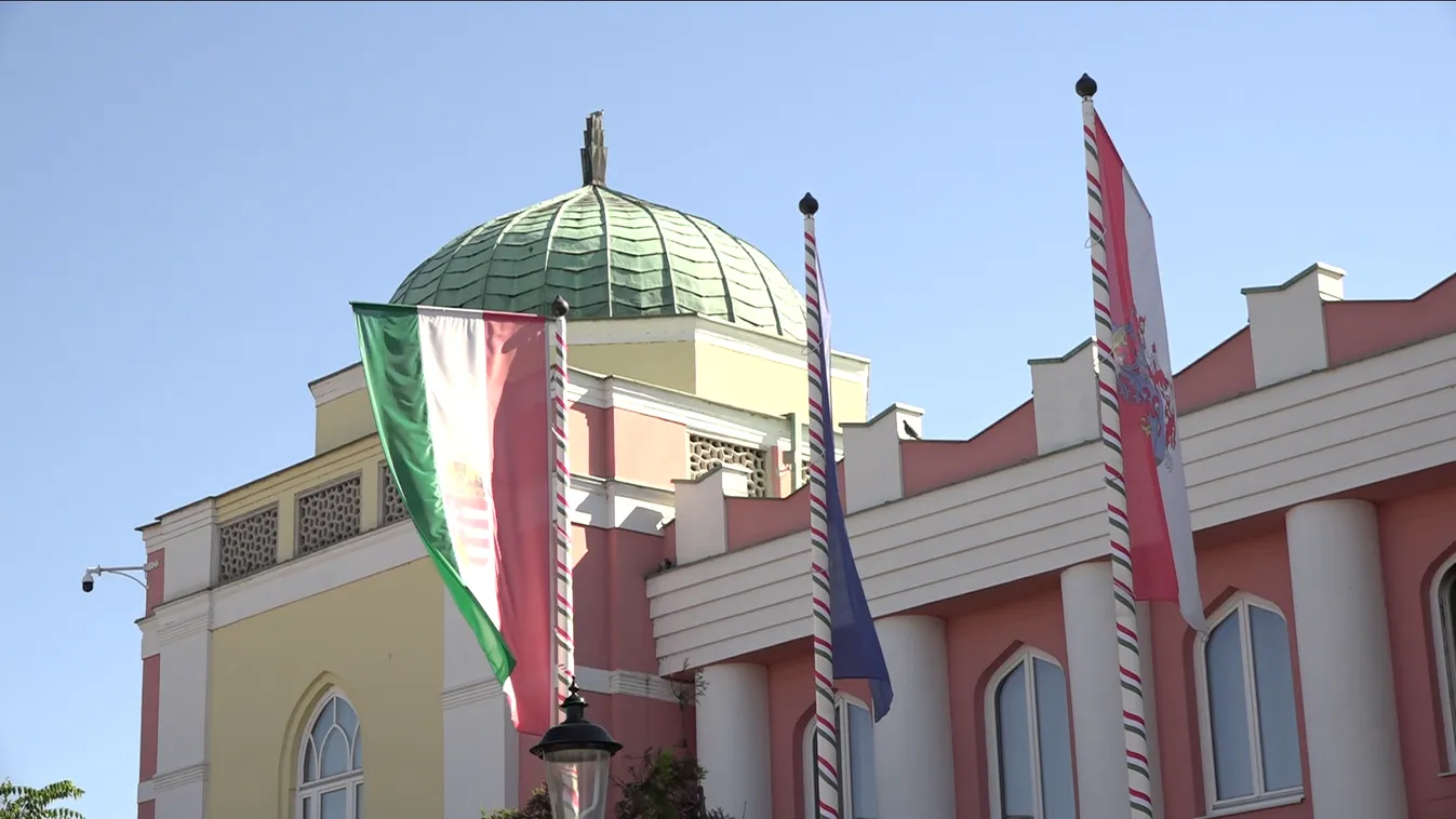 Mohácson nem áll be a Momentum Csorbai Ferenc mögé