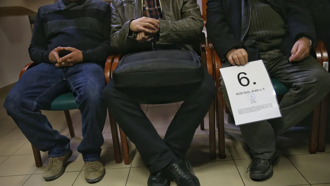 A földlicit első napja – Soroló