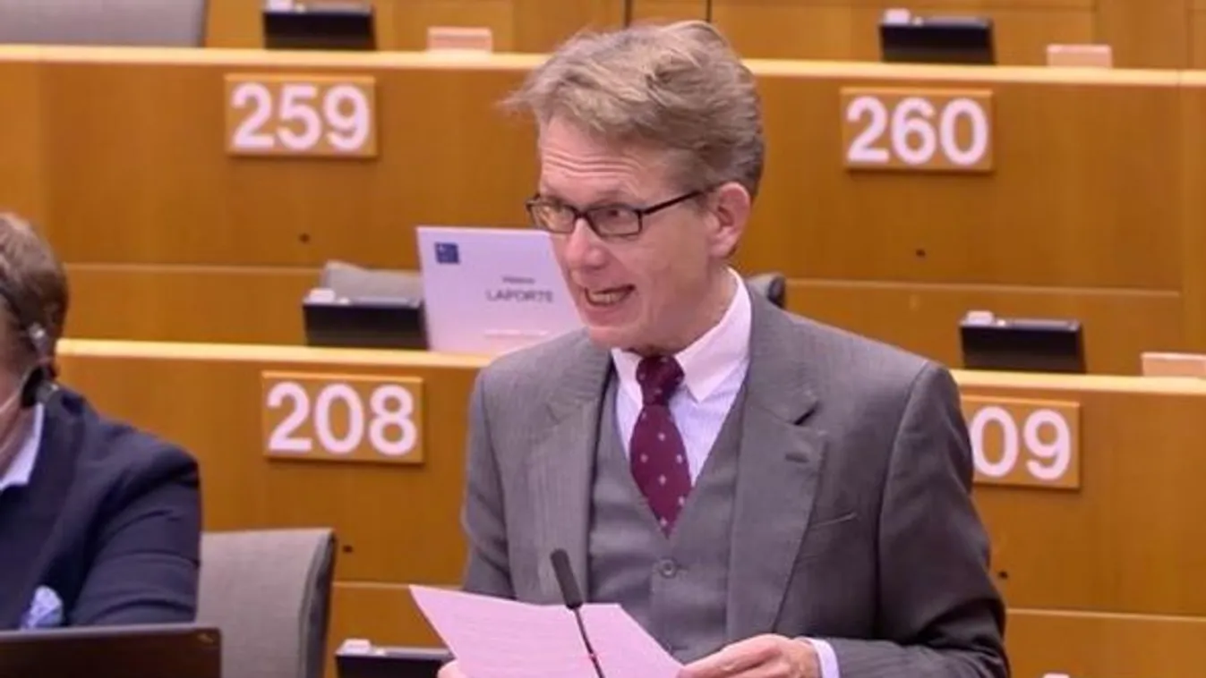 Felfüggesztené Lengyelország uniós tagságát egy német képviselő