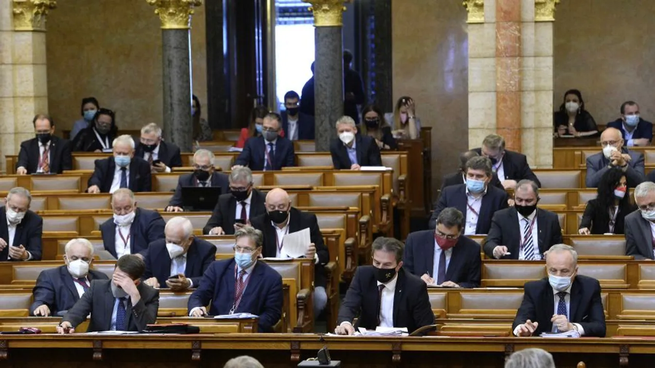 Kihelyezett frakcióülést tart a Fidesz–KDNP