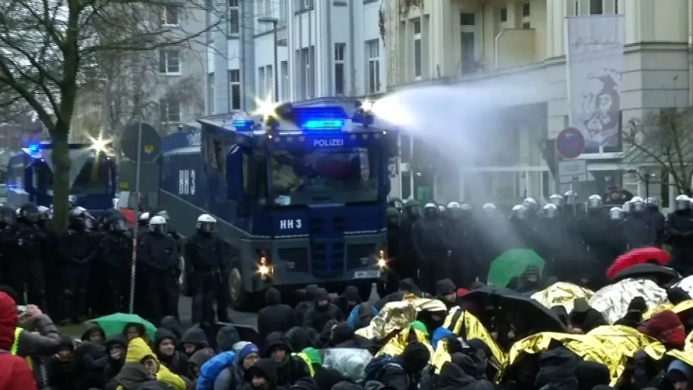 Nem indult simán a bevándorlóellenes AfD kongresszusa