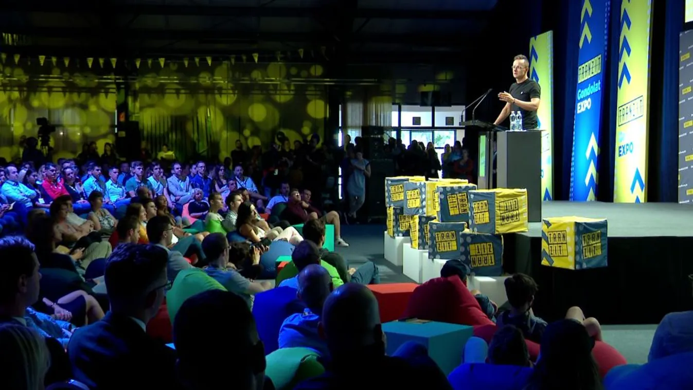 Szijjártó a „kanyarban előzésről”