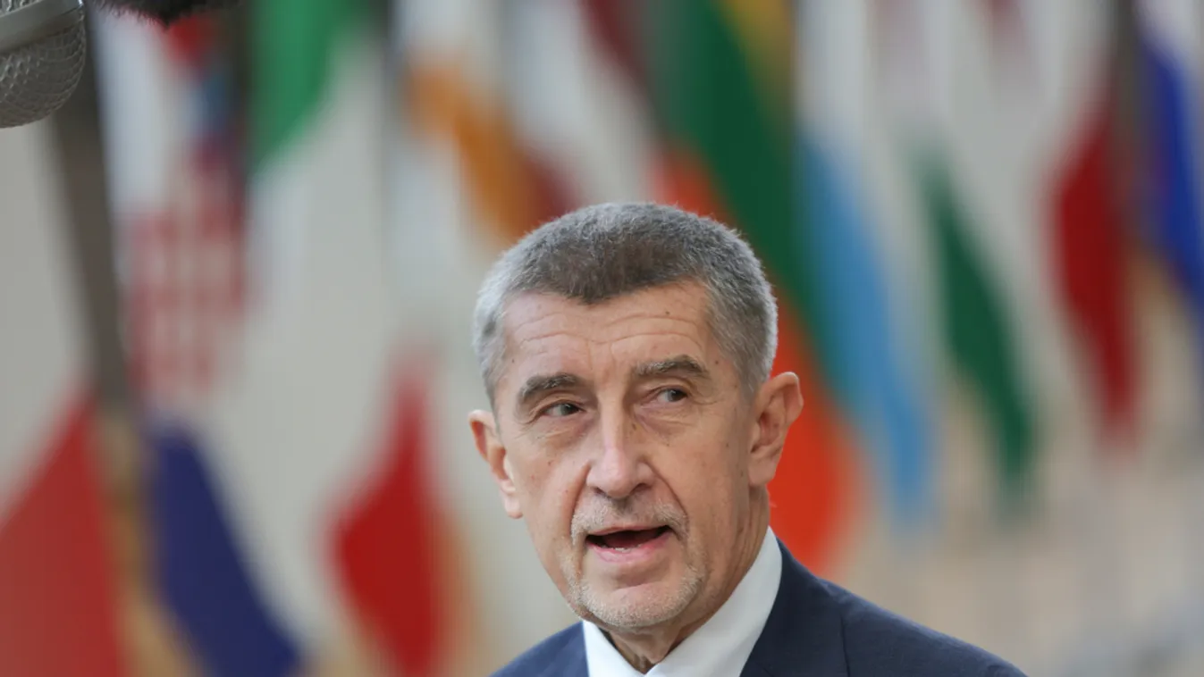 Csehországban leválthatják a háborúpárti kormányt