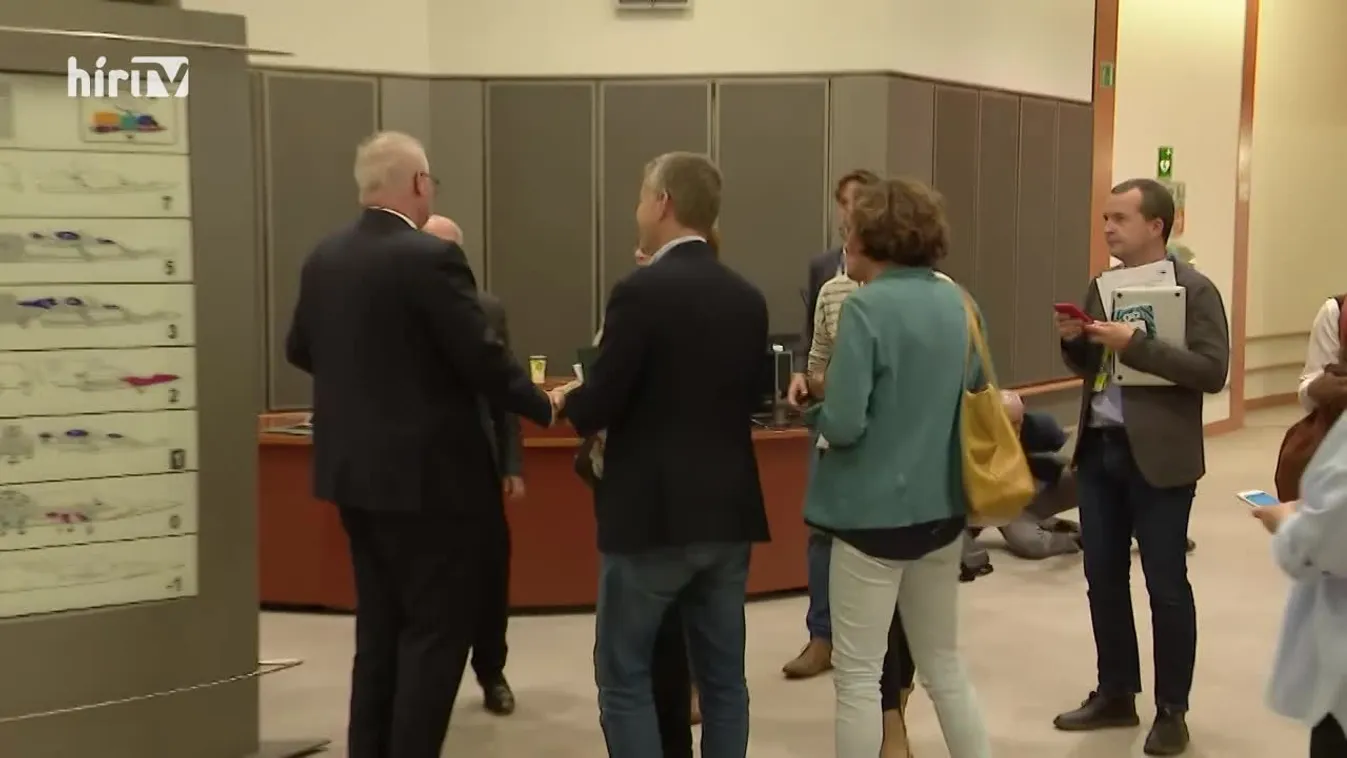 Európai híradó: Meg akarják büntetni a Fideszt a migráció ellenes politikája miatt