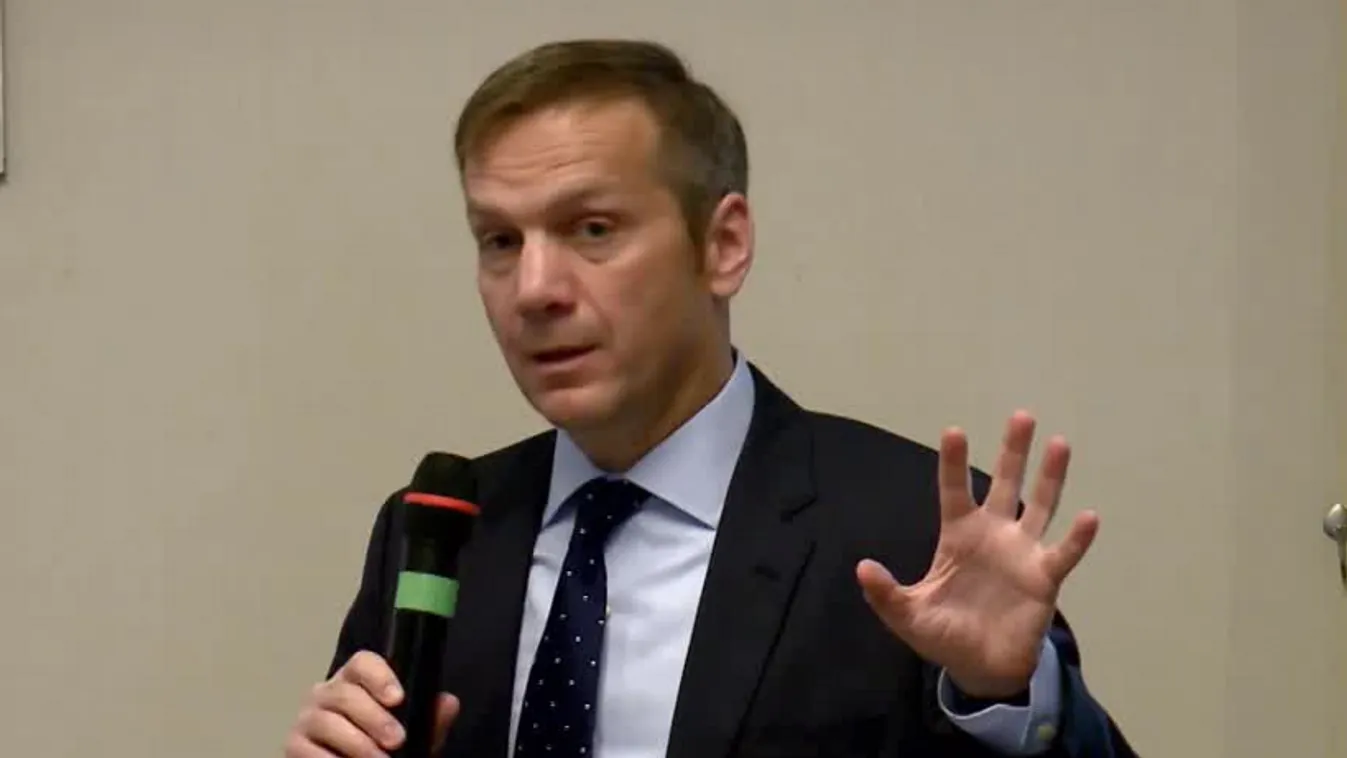 Hollik István: Az ég kék, a fű zöld, a baloldalt továbbra is külföldről támogatják