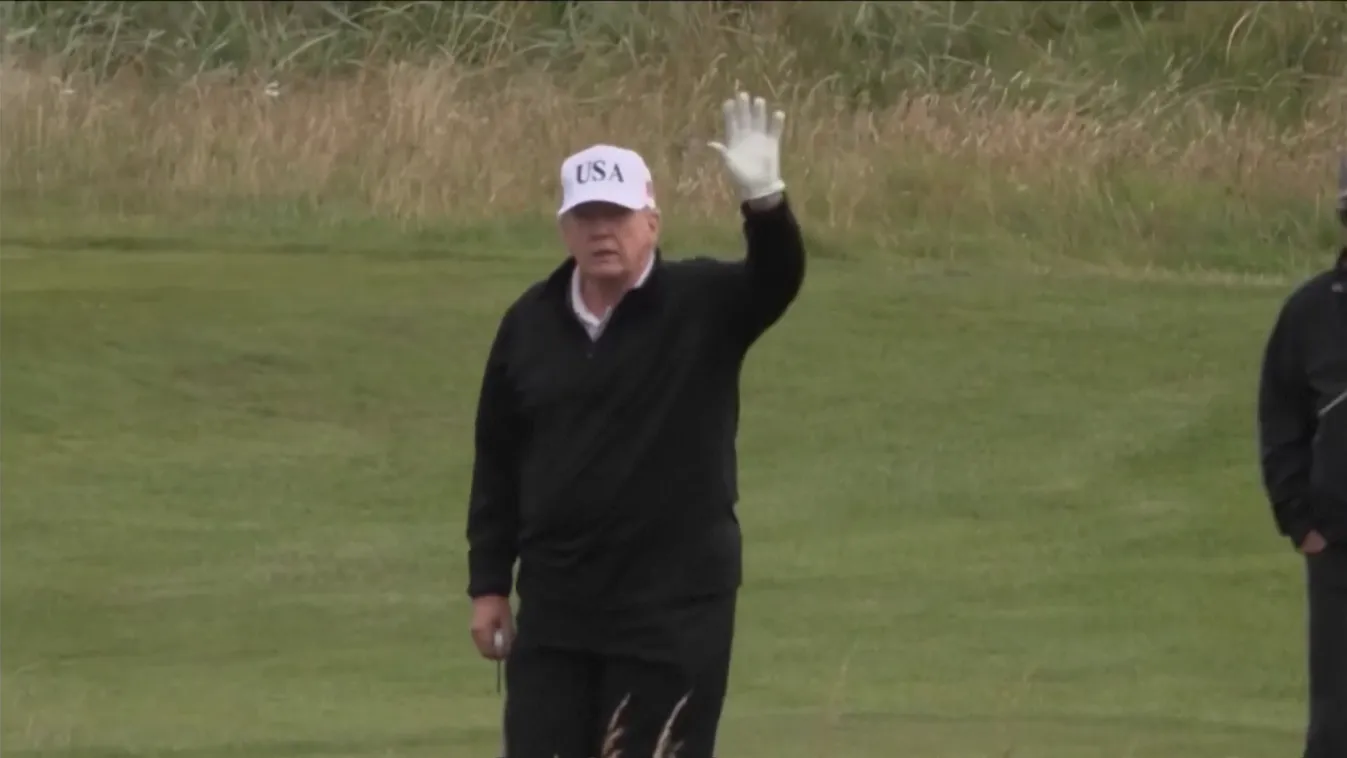 Skóciába érkezett Donald Trump