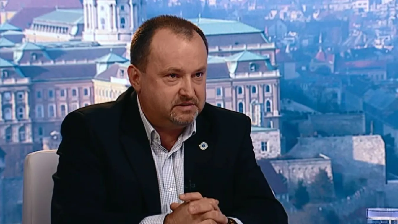 Mentőautó-vezetőkből csinálnának ápolókat a szakemberhiányt miatt