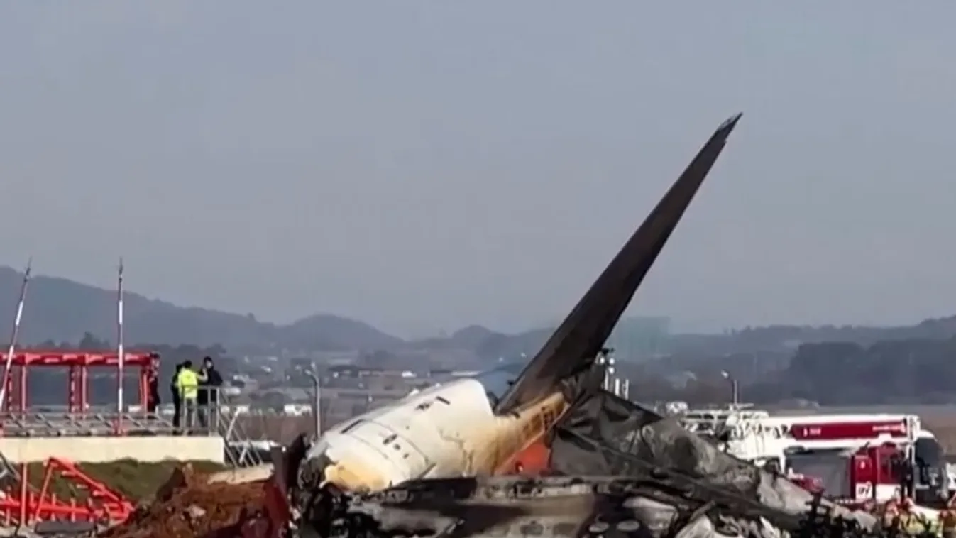 Csak ketten élték túl a dél-koreai repülőgép-katasztrófát + videó