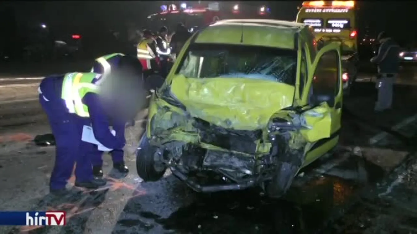 Elhunyt a szemben haladó sávba áttért furgon sofőrje