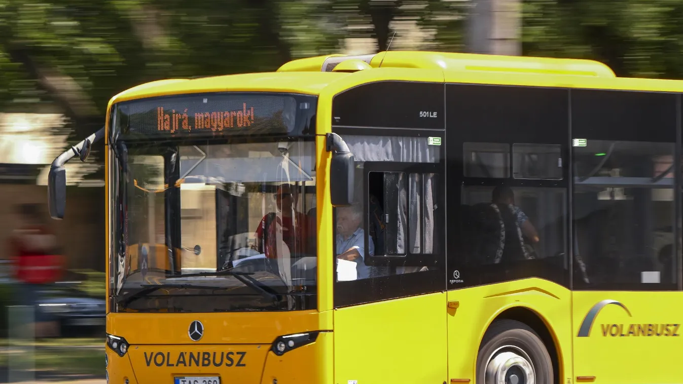 Már minden helyközi Volán-autóbuszon lehet fizetni bankkártyával, okosórával, okoseszközzel