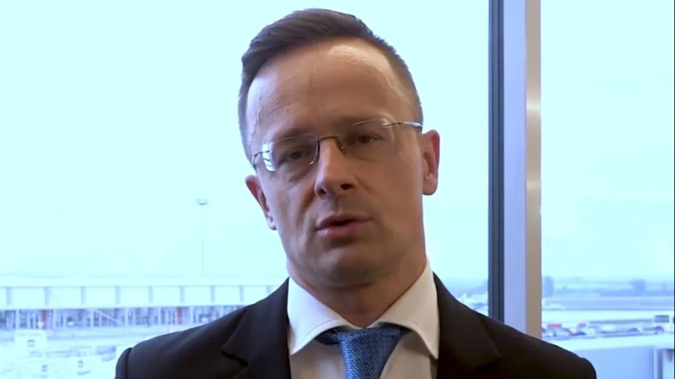 Szijjártó: 1,2 millió Sinopharm-vakcina érkezett Magyarországra