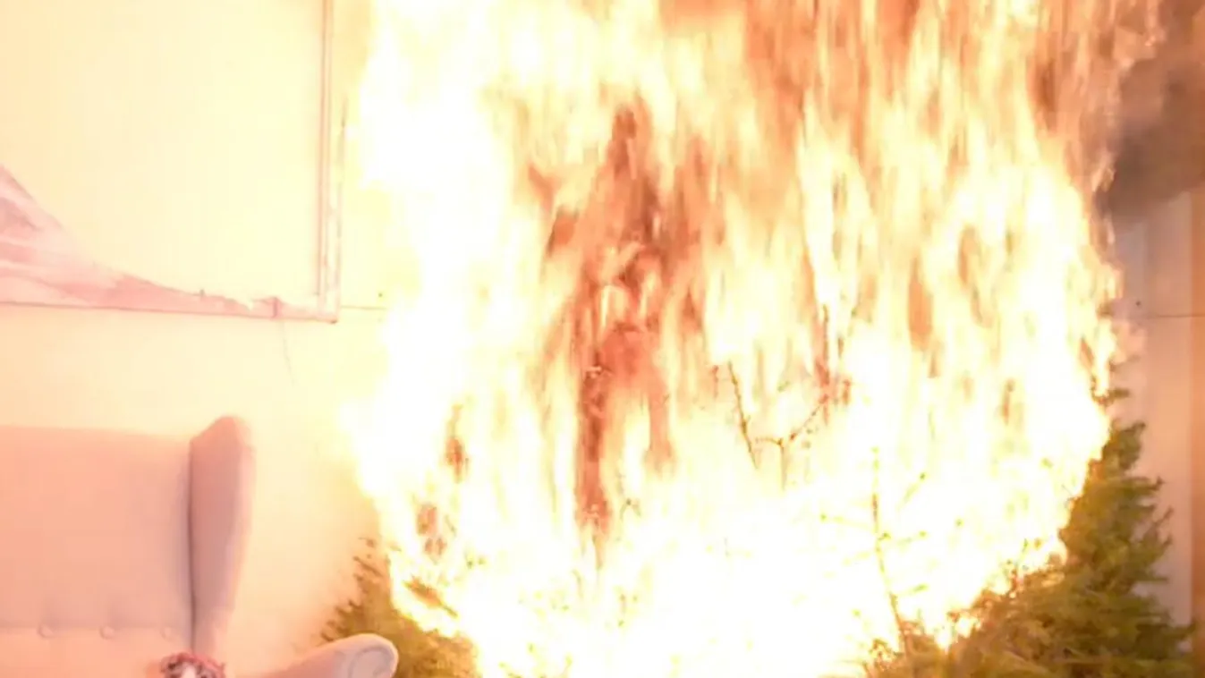 Teljesen kiégett a lakás a csillagszórótól