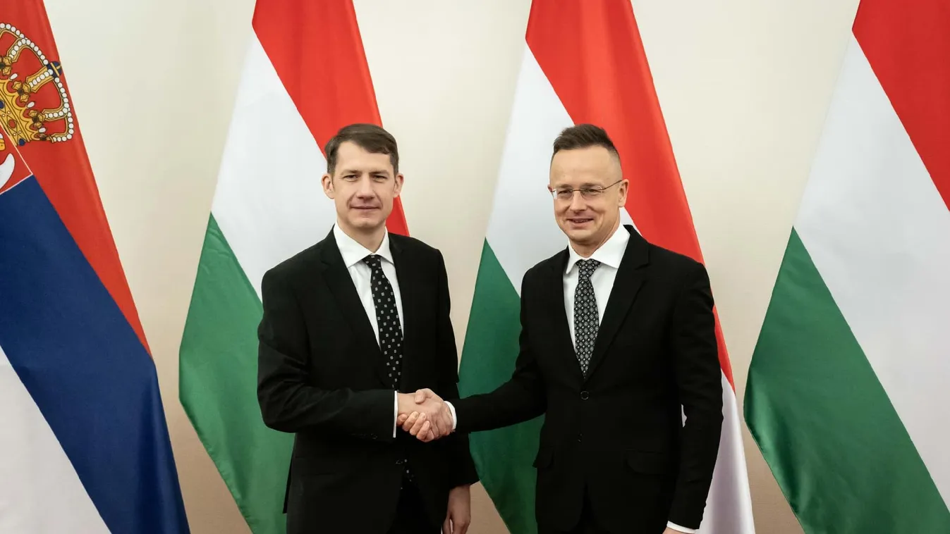 Szijjártó Péter: a magyar külpolitikának a szíve közepe a nemzetpolitika