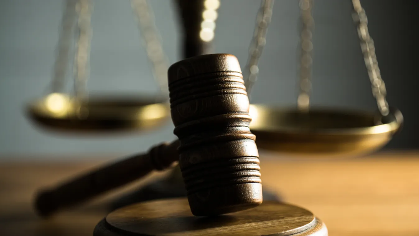 Pénzbüntetésre ítélték a vádlottakat a szegedi parkolóbérletek miatt indult perben