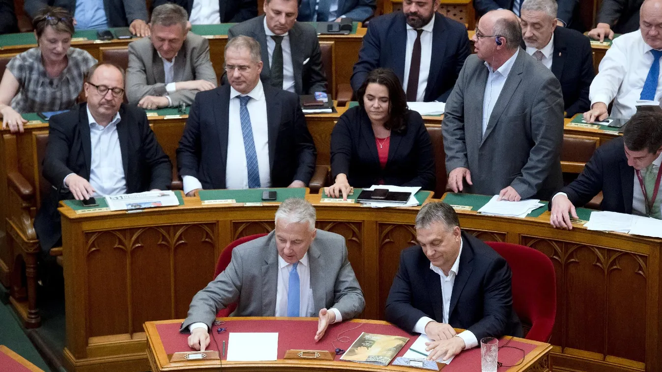 14 törvényjavaslatról dönthetnek ma a Parlamentben