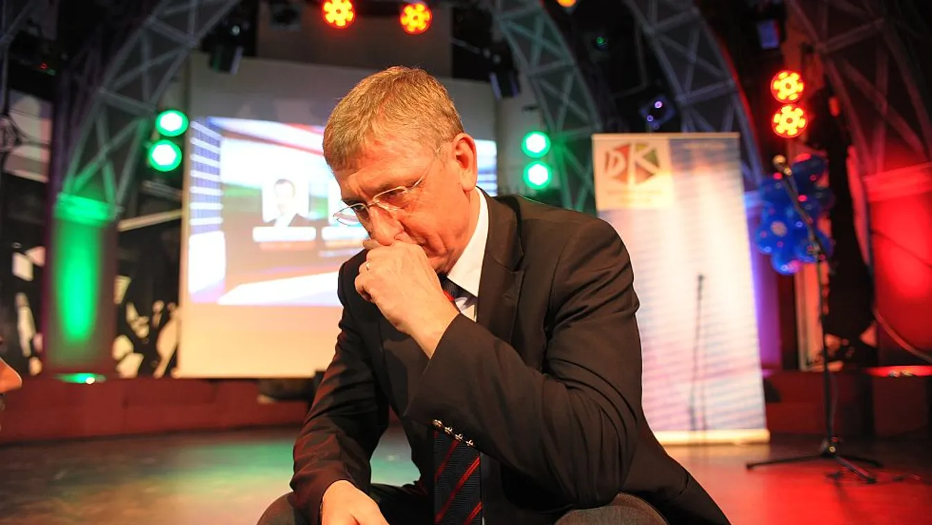 Kísért a múlt – Civil kaszinó